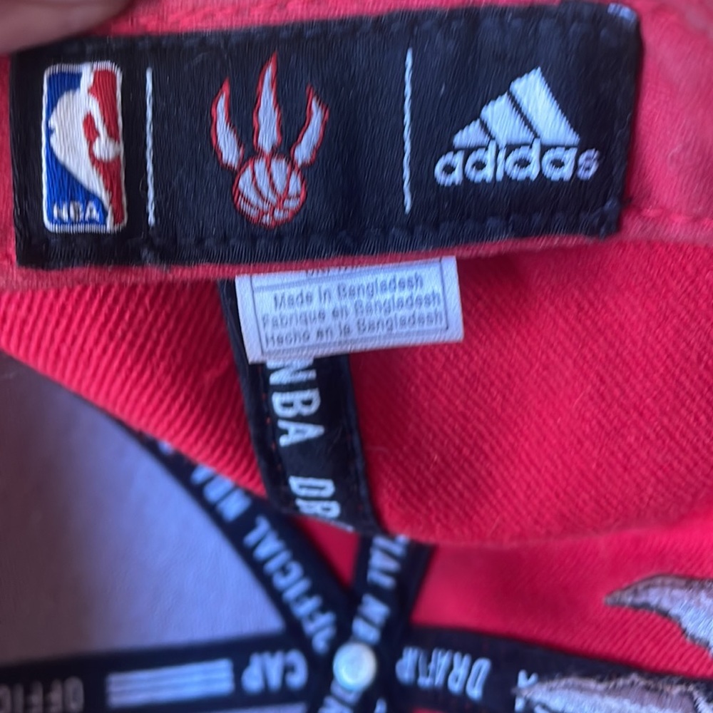 Toronto Raptors hat - Picture 3 of 4